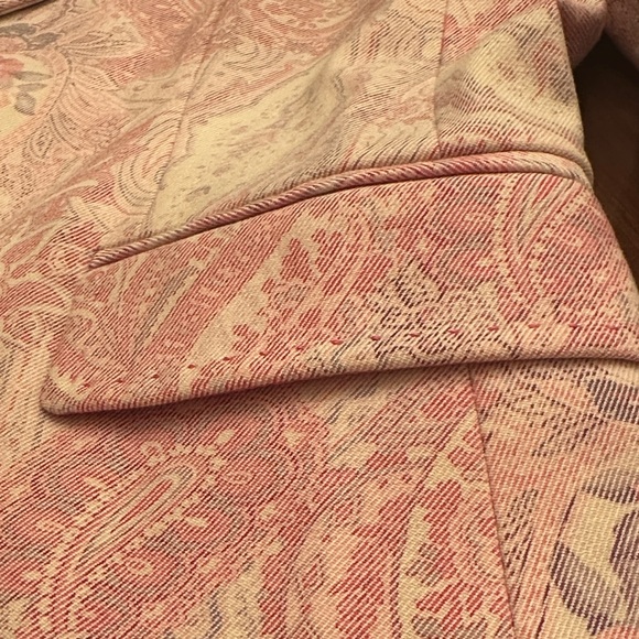 Elie Tahari Pink Paisley Tailored Blazer – Elegant Designer Jacket (Size 4) - Picture 9 of 16